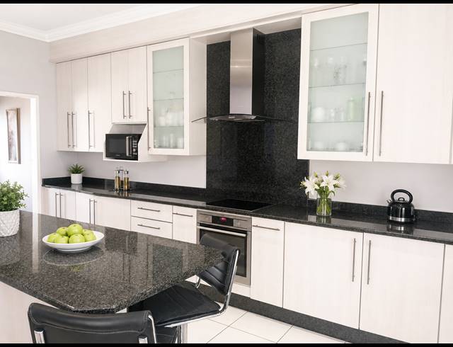 3 BEDROOM FREEHOLD FOR SALE IN NORTHMEAD